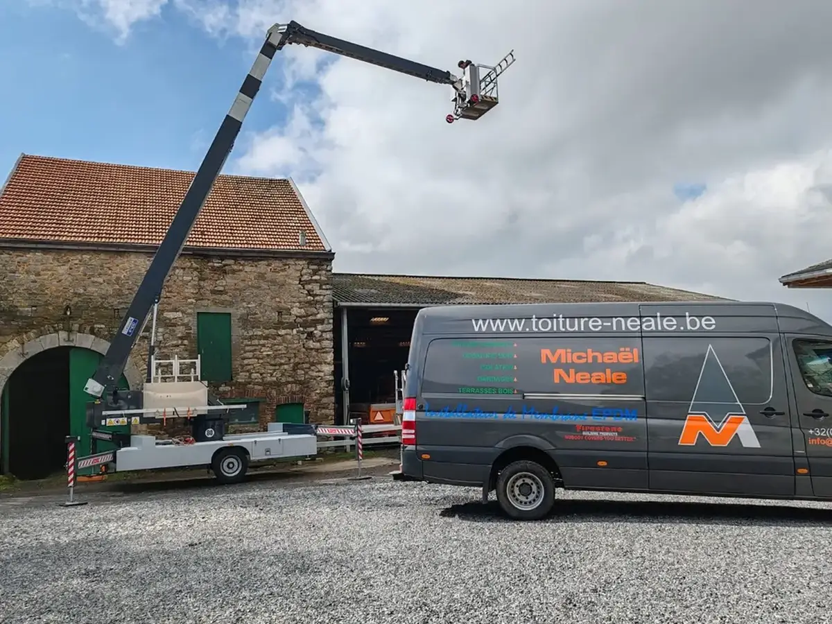 Inspection & travaux avec grue 35 m et nacelle 22 m